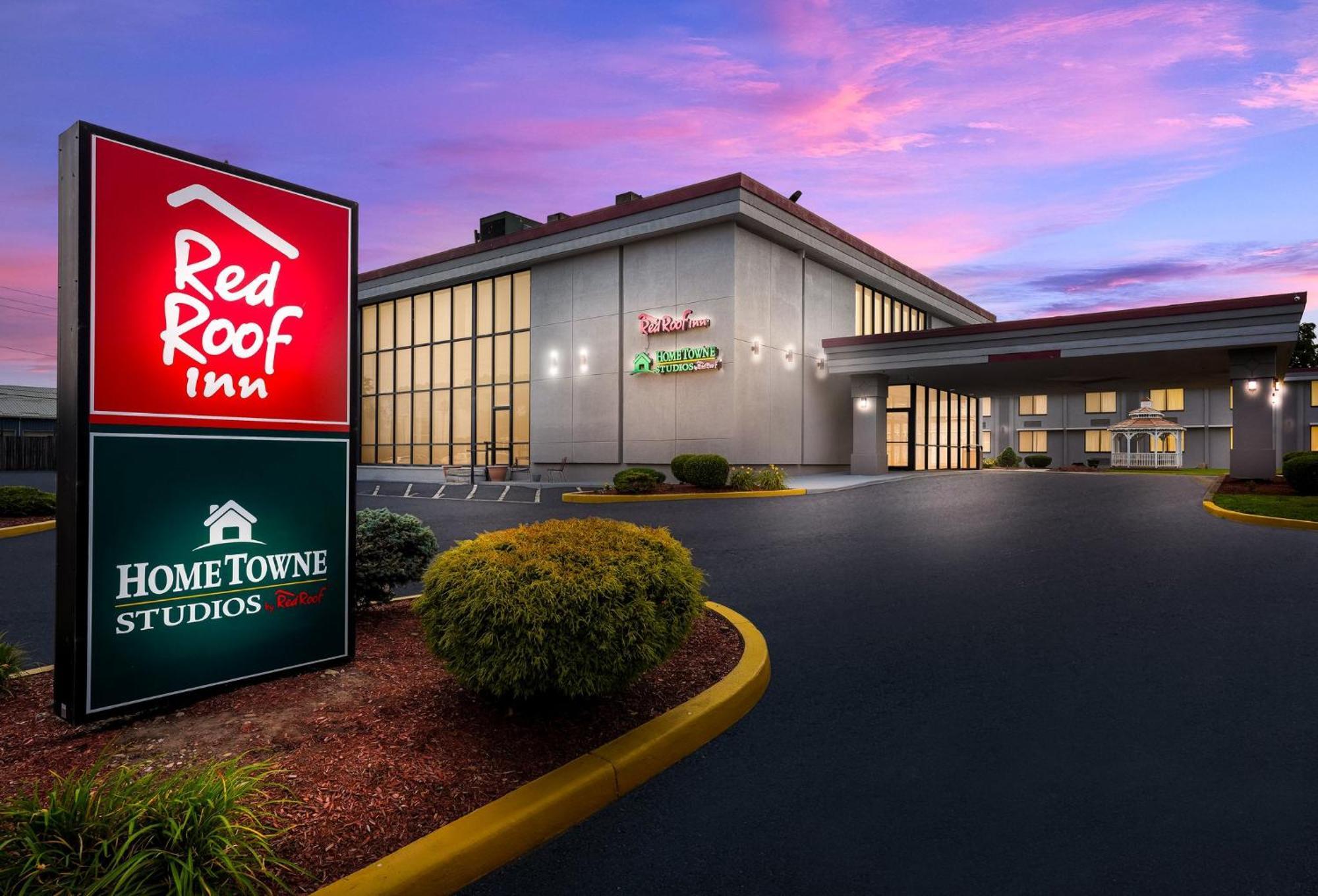 Red Roof Inn Painted Post Dış mekan fotoğraf